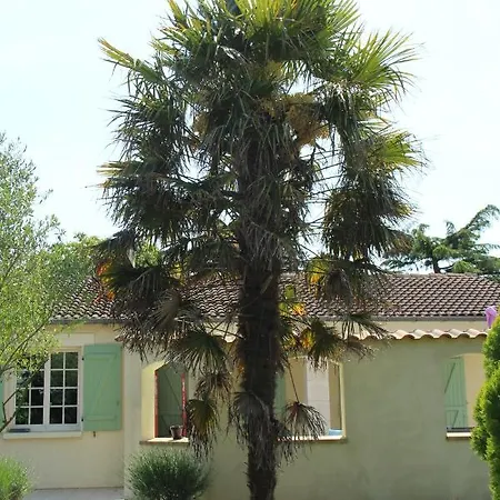 Villa Belle Au Calme Avec Piscine Couverte *